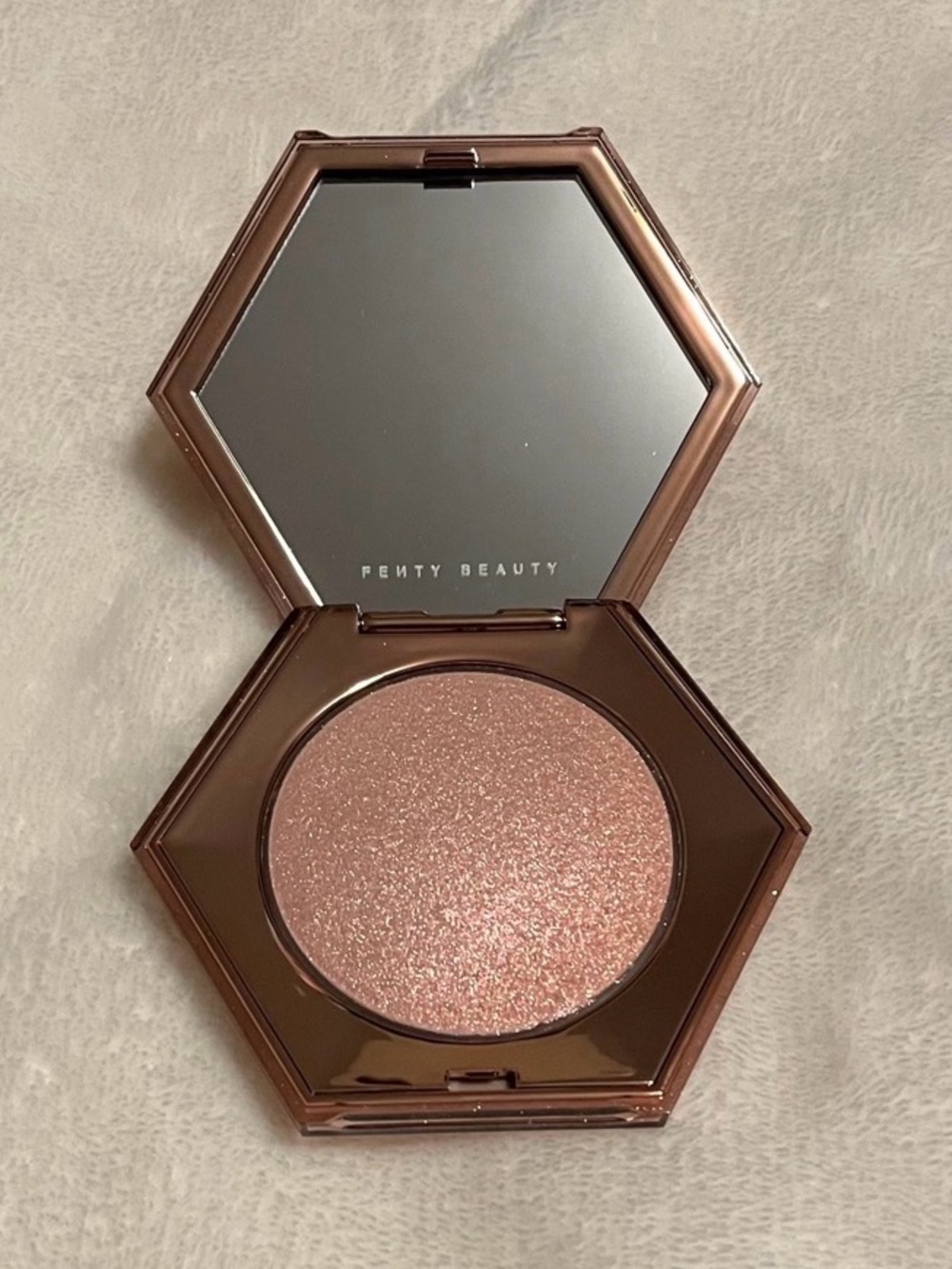 Fenty Beauty Diamond Bomb All-Over Diamond Veil — Rose Rave Pink Glow - Picture 3 of 6